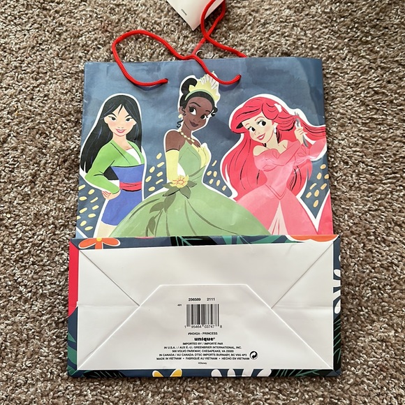 👑Disney Princess Gift Bag👑 - Picture 2 of 4